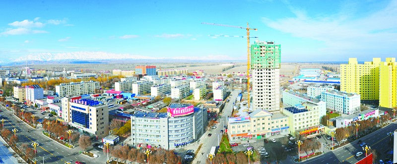 新疆霍爾果斯市，與哈薩克斯坦隔霍爾果斯河相望。這座距離中國內(nèi)陸最遠(yuǎn)的口岸城市，成為絲綢之路經(jīng)濟(jì)帶上一顆冉冉升起的新城