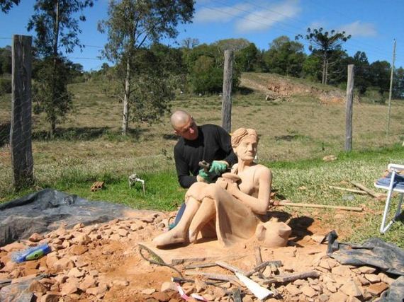 sculpture_made_of_stone